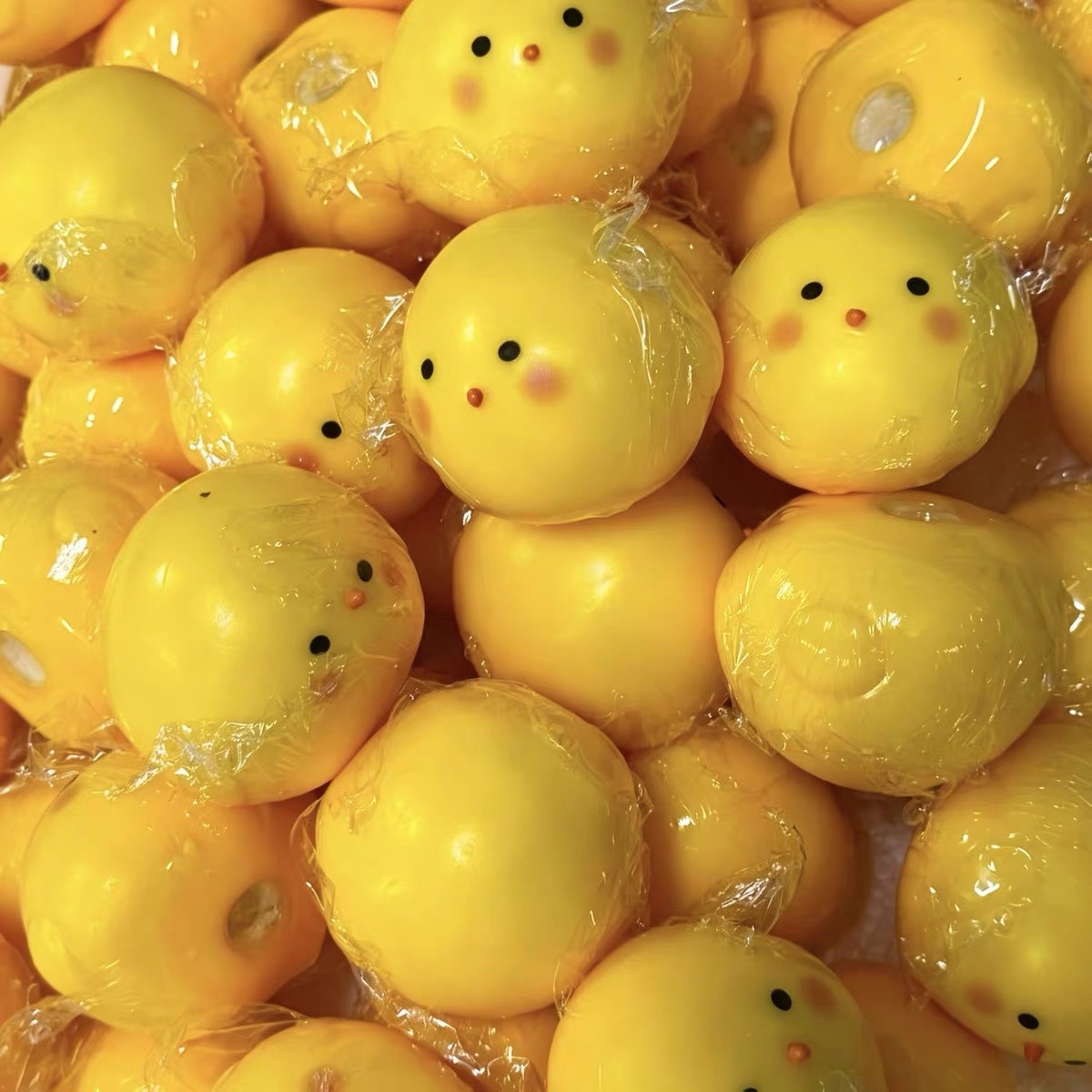 Crunchy Ball Cute Little Yello - Party Games Game recension och pris